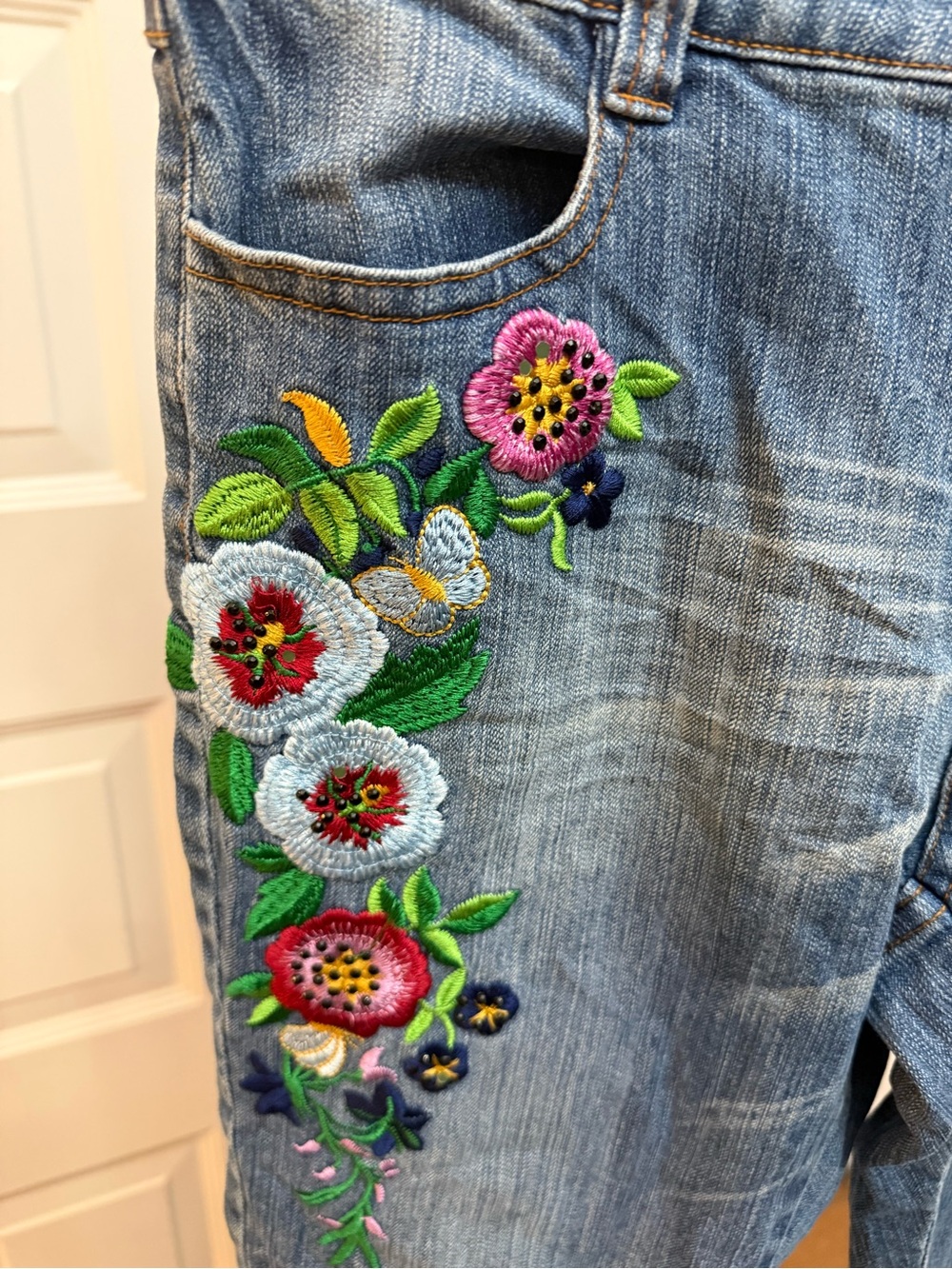 Boston Proper Blue Cropped Jeans with Floral Embroidery - Picture 3 of 7